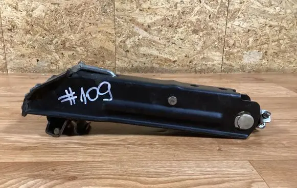 Volkswagen PASSAT B6 Lift Jack 3C0011031B