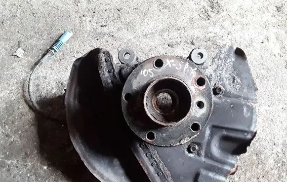 BMW X5 E53 Front wheel hub NOCODE