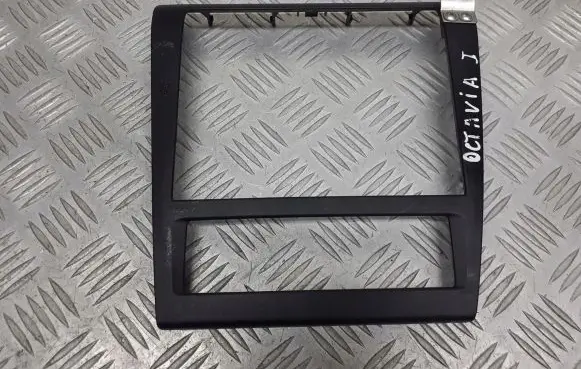 Skoda Octavia Mk1 (1U) Radio/GPS head unit trim 1U1863399B