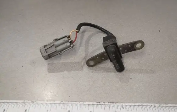 Renault Scenic I Crankshaft position sensor 10175021