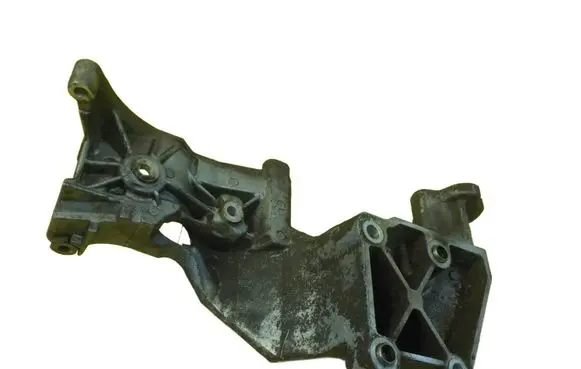Hyundai Santa Fe Generator/alternator bracket 