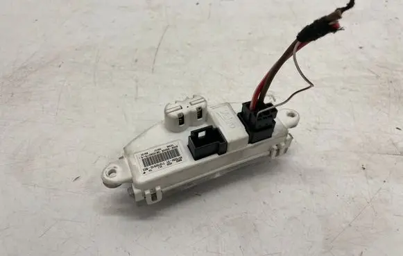 BMW 3 F30 F35 F31 Heater blower fan relay 9270254