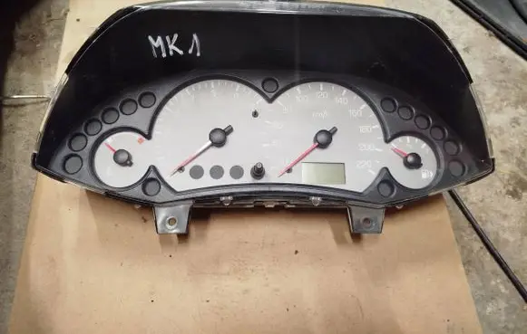 Ford Focus Speedometer (instrument cluster) 98AB10849 16777215 22DDC1998