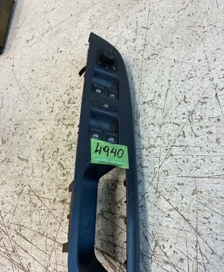 Volkswagen Golf V Electric window control switch 1K4868049C 6708987