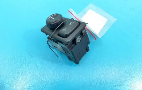 Nissan X-Trail T30 Electric window control switch IMPRK1178951