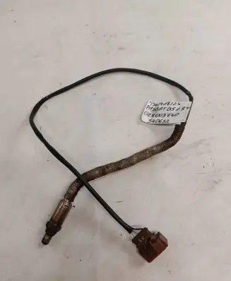 Volkswagen PASSAT B5 Lambda probe sensor 258003741