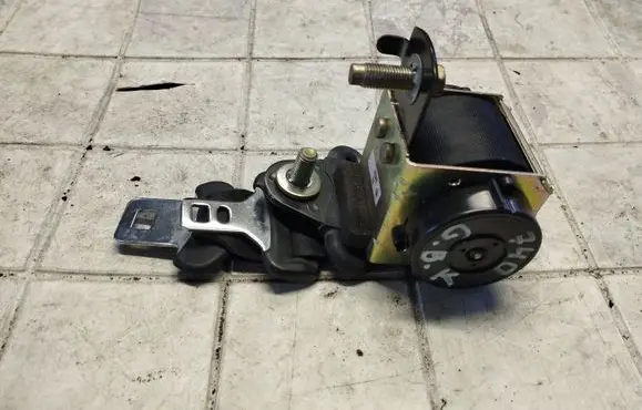 Mazda 3 I Middle seatbelt (rear) 602853500