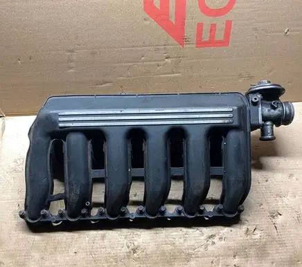 BMW 7 E38 Intake manifold 7785554