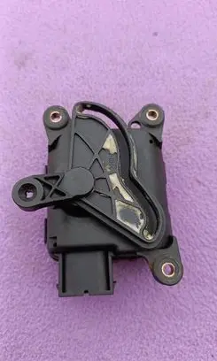 Audi A6 S6 C5 4B Air flap motor/actuator 0132801129