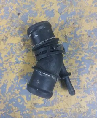 Volkswagen Touran I Coolant pipe/hose
