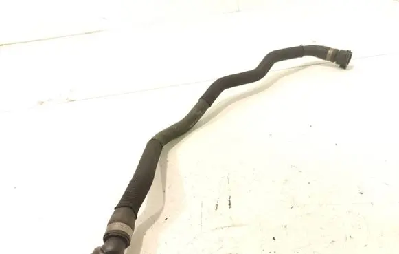 Nissan Navara D40 Engine coolant pipe/hose 8377671