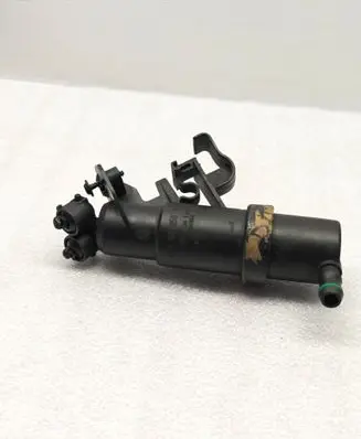 Skoda Fabia Mk1 (6Y) Headlight washer spray nozzle 6Y0955965