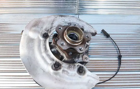 BMW X4 G02 Rear wheel hub 6879749 6895659