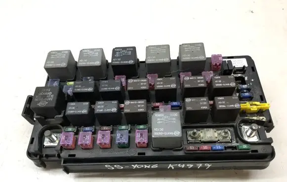 SsangYong Kyron Fuse module SN0162 AK1075 06C21N