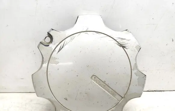 R14 wheel hub/cap/trim
