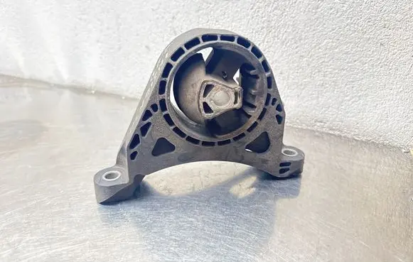 Opel Insignia A Engine mount bracket 13227769