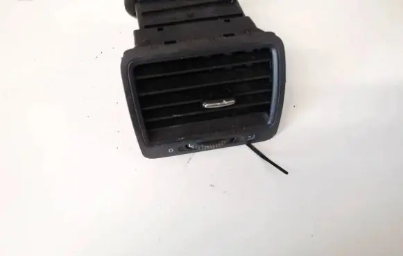 Volkswagen Golf V Dash center air vent grill 1k0819709 1k0819703