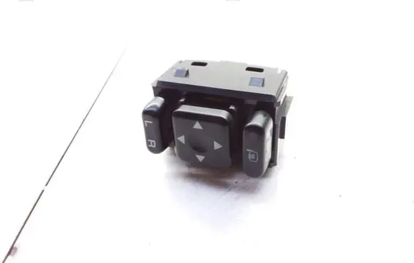 Wing mirror switch