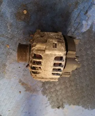 Renault Clio III Generator/alternator 8200654541
