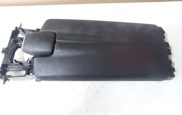 Mercedes-Benz E W212 Armrest 0005746037 2125409110