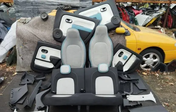 Renault Twingo III Seat and door cards trim set 