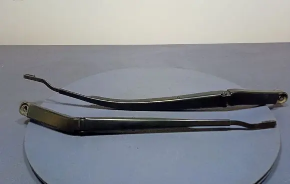 Lexus IS III XE30 Front wiper blade arm