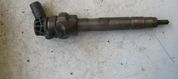BMW 5 F10 F11 Fuel injector 7810702