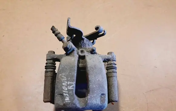 Opel Insignia A Rear brake caliper