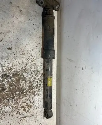 Buick Encore I Rear shock absorber/damper 95271437 7D061