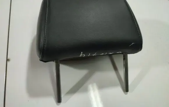 Toyota Avensis T250 Front seat headrest 