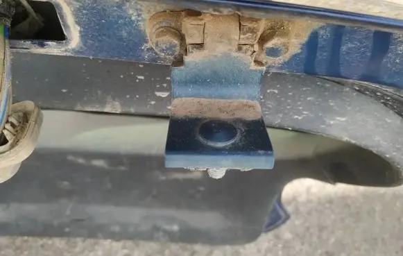 Volkswagen Golf VI Tailgate/trunk/boot hinge