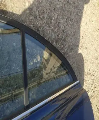 Toyota Avensis T250 Rear vent window glass 