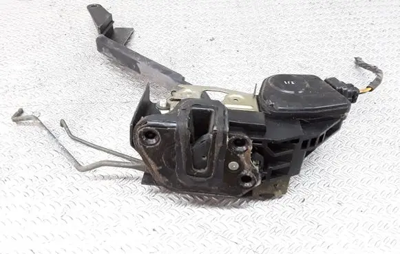 Hyundai Terracan Front door lock