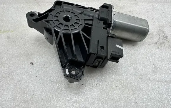 Mercedes-Benz GL X166 Rear door window regulator motor A2469063100