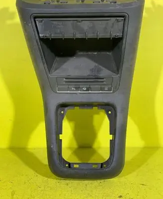 Volkswagen Tiguan Panel drawer/shelf pad 5M2858859