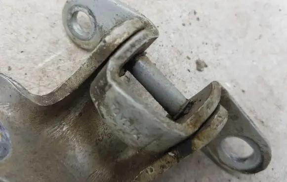 Toyota Corolla Verso AR10 Rear door upper hinge NOCODE
