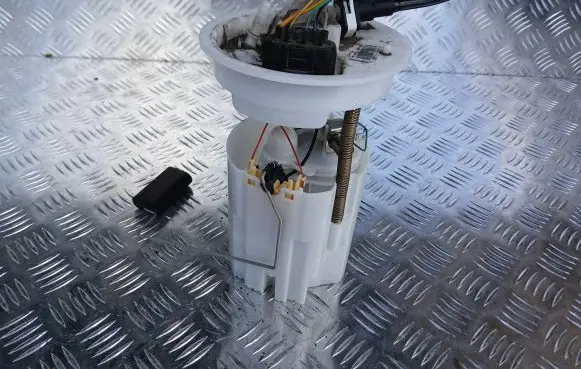 Ford Focus Mechanical fuel pump 30400H619A8 30608660H 6000308S0