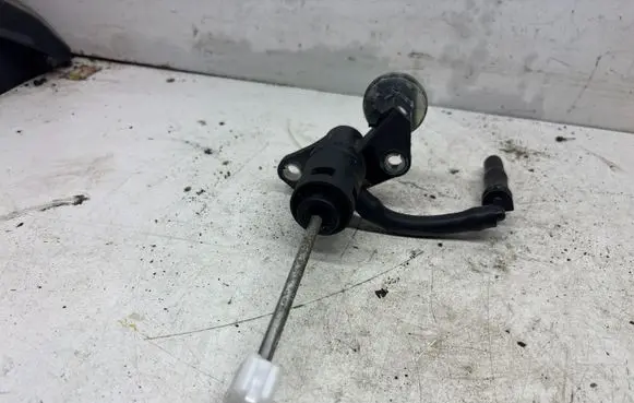 Audi A4 S4 B7 8E 8H Clutch master cylinder 8E1721401A