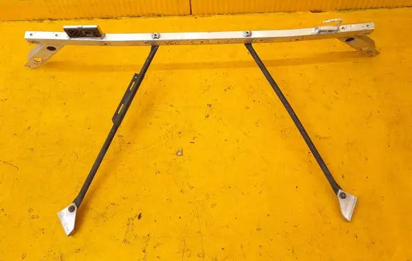 Volvo V60 Front strut bar 32277114