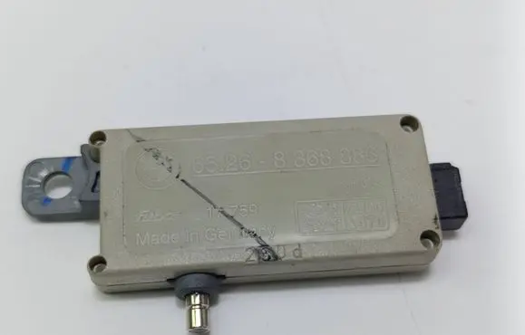 BMW 5 E39 Aerial antenna amplifier 8368886
