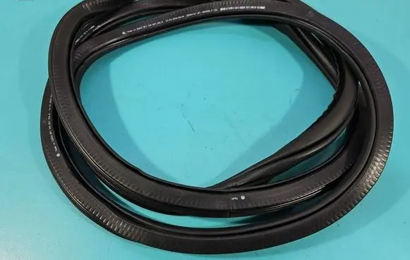 Skoda Superb B8 (3V) Front door rubber seal 3V0867366B IMPRK1552051