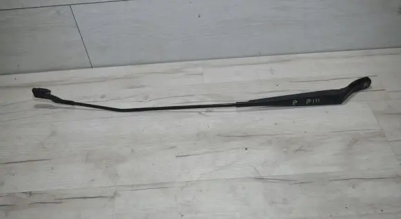 Windshield/front glass wiper blade
