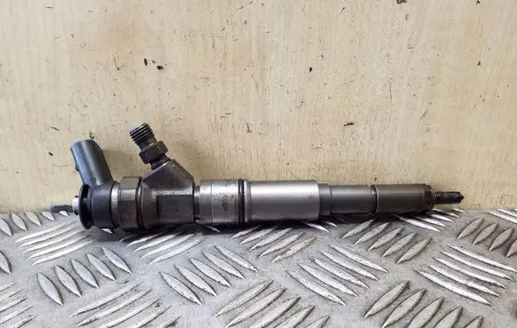 BMW X5 E53 Fuel injector 0445110131 7789661