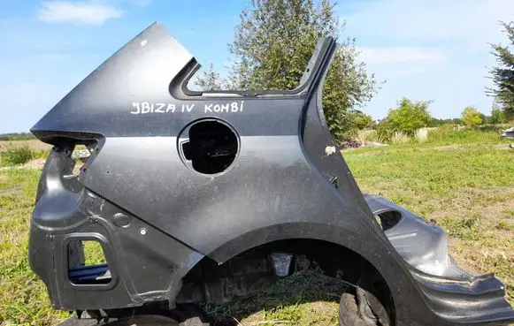 Rear quarter panel