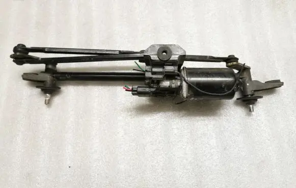 Hyundai Tucson JM Front wiper linkage and motor