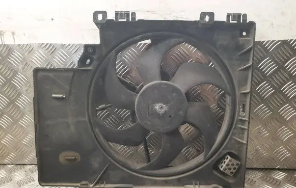 Nissan Micra Radiator cooling fan shroud 1831443000