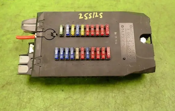 Mercedes-Benz Sprinter W901 W902 W903 W904 Fuse box set A9015400350