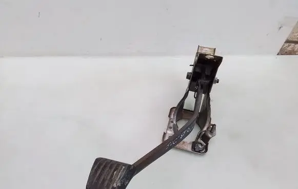Chevrolet Aveo Brake pedal