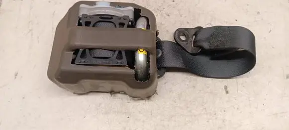 Rear seatbelt