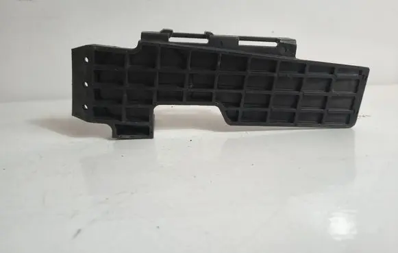 Radiator mount bracket